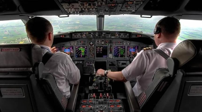 İstanbul semalarında pilot ile kule arasında ilginç diyalog