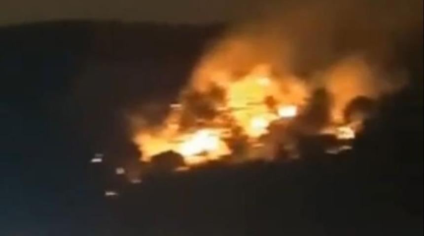 Aydos Ormanı'nda gece saatlerinde yangın çıktı! Alevler İstanbul'un birçok noktasından görüldü