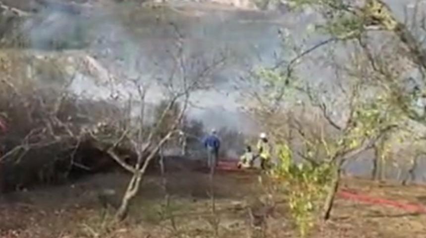 Sultangazi'de korkutan yangın! Çok sayıda ekip sevk edildi