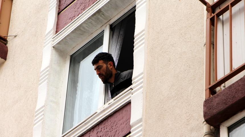 Polis de komşular da şaşkına döndü! 'Üzerime kapıyı kilitledi' dedi, gerçek bambaşka çıktı