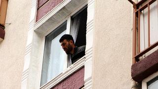 Polis de komşular da şaşkına döndü! 'Üzerime kapıyı kilitledi' dedi, gerçek bambaşka çıktı