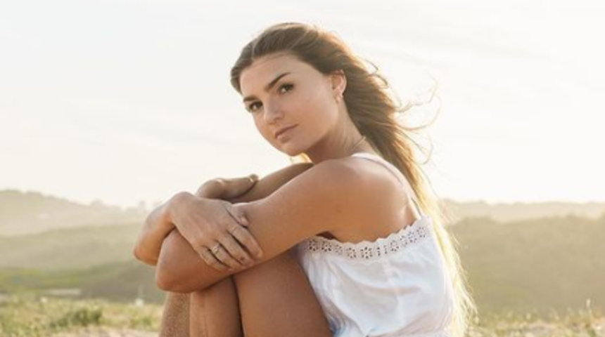 Sınır tanımadı! Yoga fenomeni Sjana Elise bu kez çırılçıplak paylaştı... “Tropik bir adada mahsur kalmış deniz kızı...”