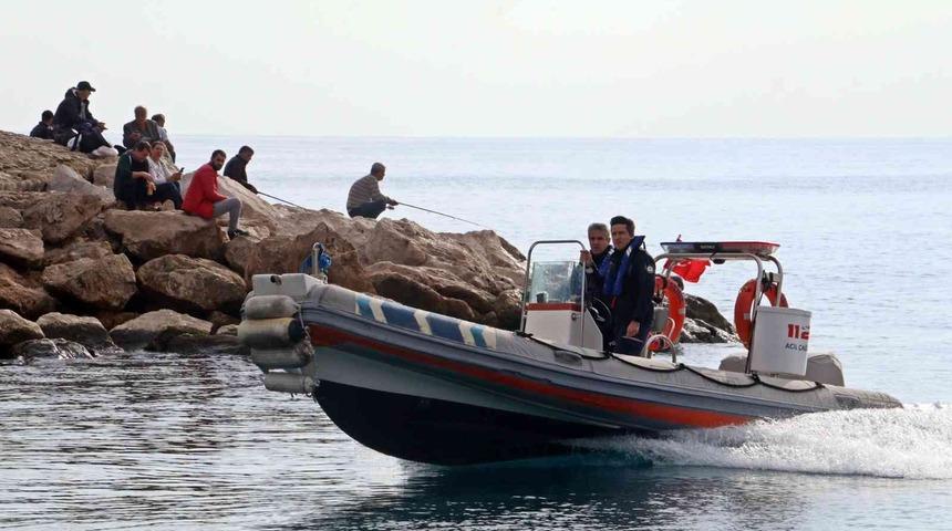 30 metrelik falezlerden düşme ihbarı deniz polisini alarma geçirdi