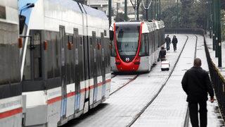 Kabataş-Bağcılar tramvay hattında arıza! Seferler aksadı