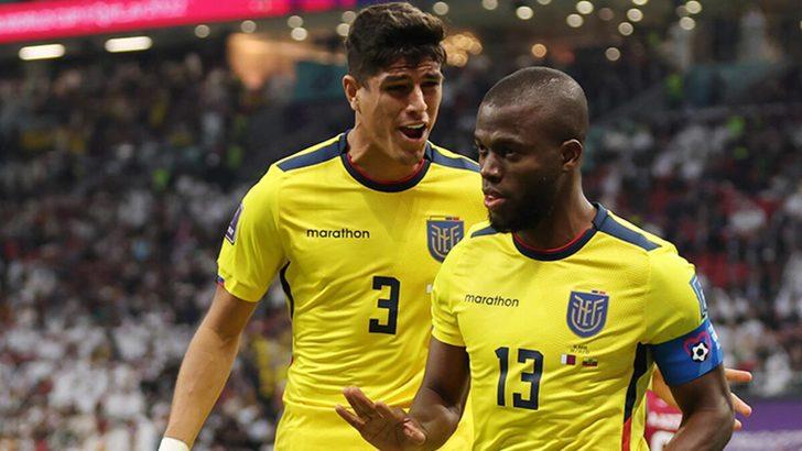 İranlı futbolculardan İngiltere maçı öncesi şaşırtan protesto! Tribünde gözyaşlarına boğuldular G4