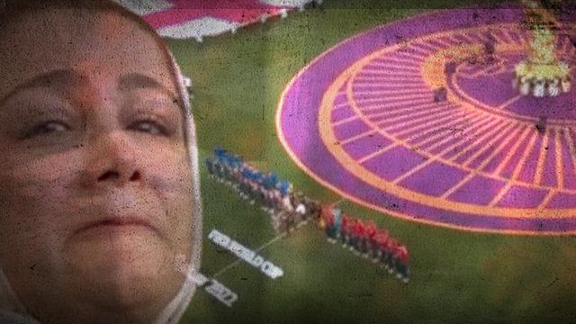 İranlı futbolculardan İngiltere maçı öncesi şaşırtan protesto! Tribünde gözyaşlarına boğuldular