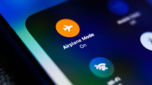 Uçuşta cep telefonunuzu uçak moduna almazsanız ne olur?