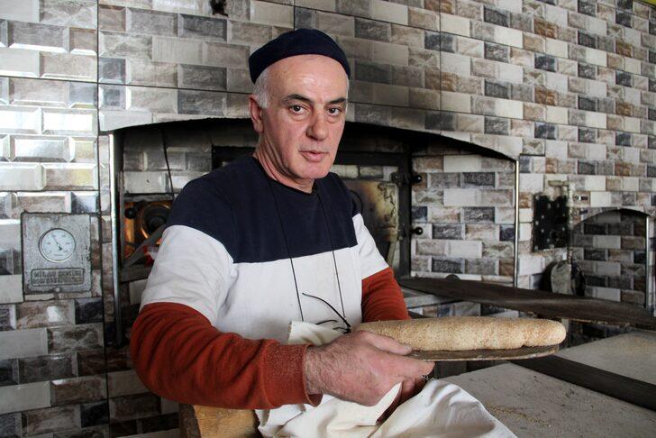 'Benim günahım çok, bana dua lazım' diyerek Türkiye'nin en ucuz ekmeğini satmaya başladı! Fiyatı duyanlar kuyruk oluşturdu: Tehdit ediliyorum G4