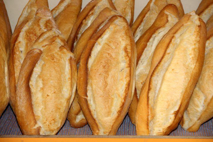 'Benim günahım çok, bana dua lazım' diyerek Türkiye'nin en ucuz ekmeğini satmaya başladı! Fiyatı duyanlar kuyruk oluşturdu: Tehdit ediliyorum G5