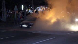 Kayseri'de park halindeki otomobil yandı
