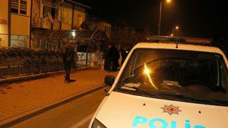 Yolda yürürken pompalı tüfekle vuruldu