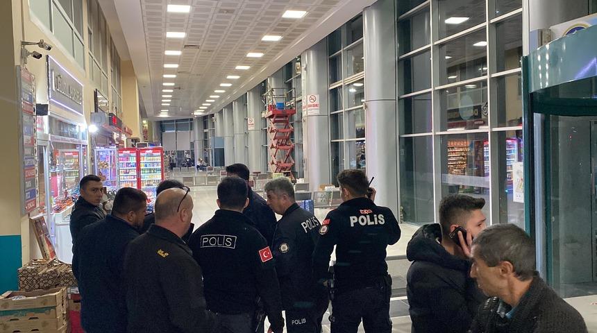 Kütahya'da terminaldeki şüpheli valiz fünye ile patlatıldı! İçinden kıyafet çıktı