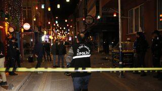 Eskişehir'de barlar sokağında silahlı kavga: 2 yaralı