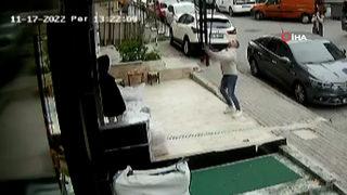 Güngören'de korkutan anlar! 3'üncü kattan düşen kediyi havada böyle yakaladı