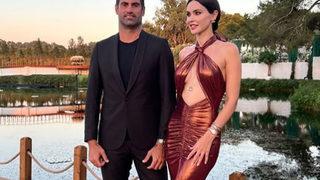 Volkan Demirel'in karısı Zeynep Sever tatil pozuna gelen yoruma tepkisiz kalmadı! 'Para var nasıl olsa...'