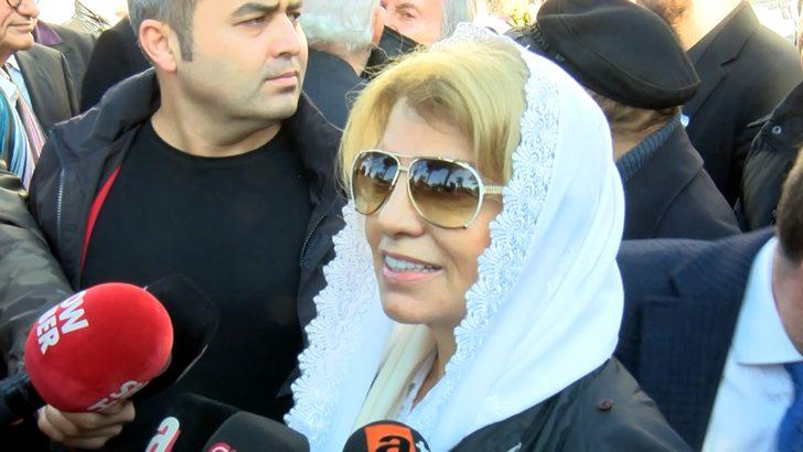 Hıncal Uluç toprağa verildi! Tansu Çiller'den Mehmet Ağar'a pek çok isim oradaydı... G5