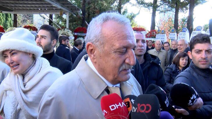 Hıncal Uluç toprağa verildi! Tansu Çiller'den Mehmet Ağar'a pek çok isim oradaydı... G4