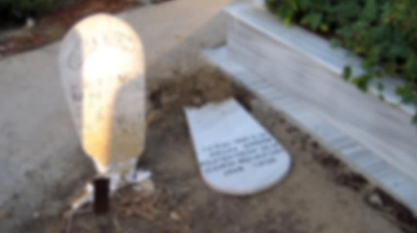 Almanya'da Müslüman mezarlarına saldırı!