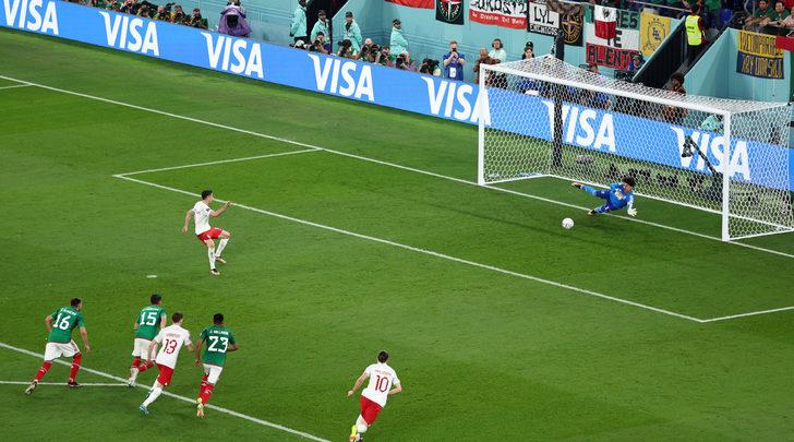 Dünya Kupalarının değişilmez kalecisi Guillermo Ochoa! Lewandowski'nin penaltısını kurtardı G2