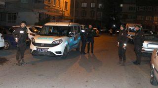 Afganistan uyruklu kişi, eşini yüzüne attığı sıvı ile yaraladı