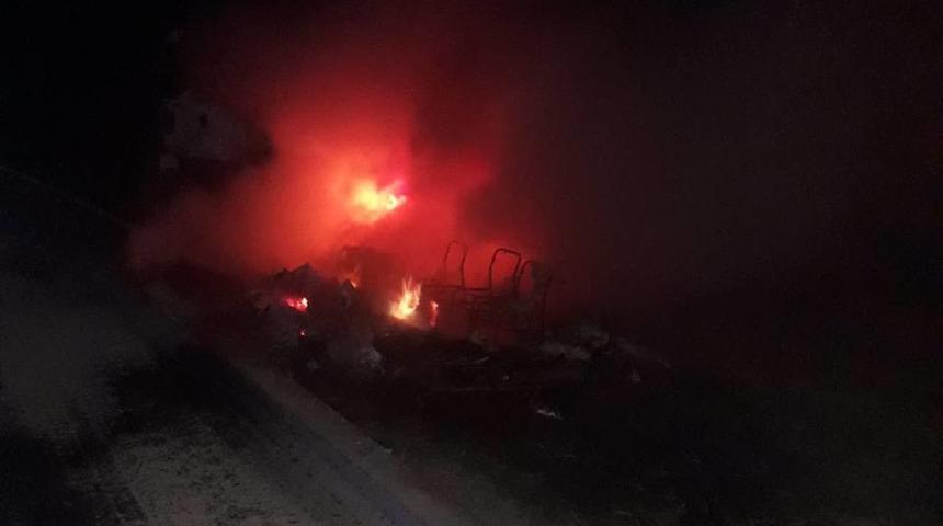 Adana'da bekçi, kilitlenip ateşe verildiği ileri sürülen kulübede yaralandı