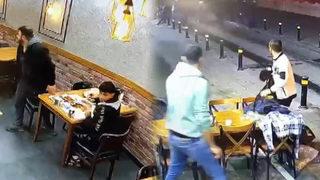 Düzce'deki deprem sonrası panik anları kamerada! İstanbul'da vatandaşlar depreme böyle yakalandı