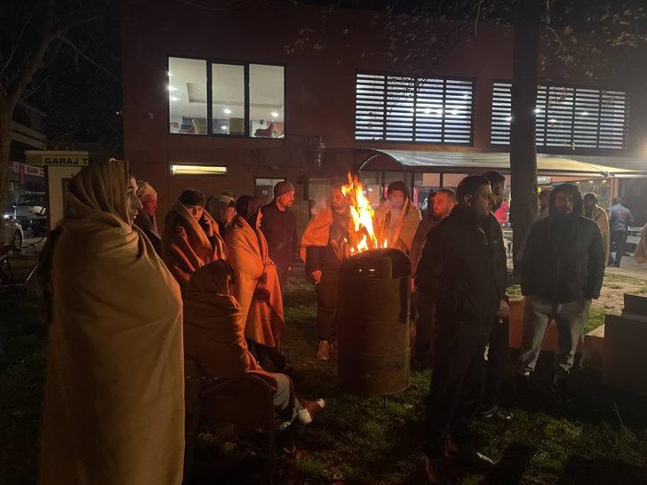 Düzce'deki deprem sonrası panik anları kamerada! İstanbul'da vatandaşlar depreme böyle yakalandı G3