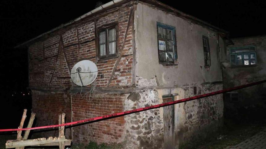 5 kişilik ailenin yaşadığı evde hasar oluştu