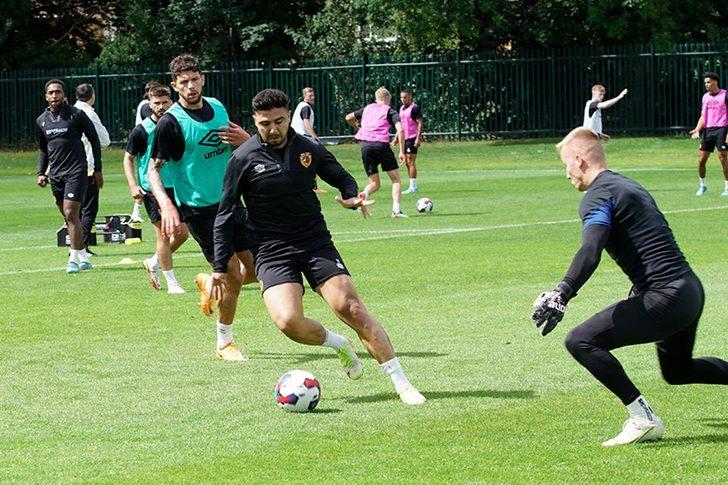 Daha imzası kurumadı! Ozan Tufan'ın Hull City macerası kısa sürüyor! Yeni adresini duyurdular... G4