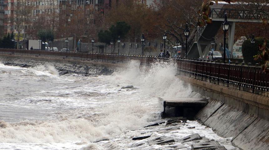 Vapur seferleri iptal mi? İstanbul'da vapur seferleri çalışıyor mu? Ulaşıma lodos engeli 