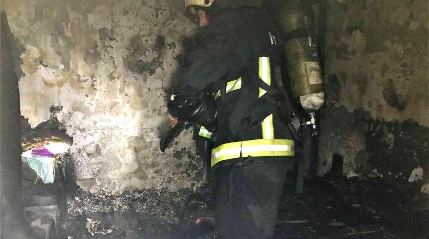 Dumanların arasında kalan yaşlı adam hayatını kaybetti