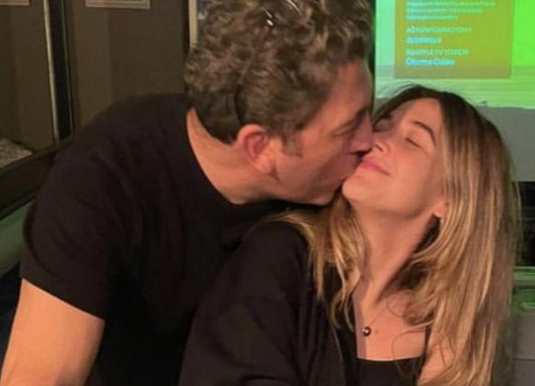 Emre Kınay kızının 18. yaşını b&ouml;yle kutladı! Duru'nun annesine benzerliği şaşkına &ccedil;evirdi