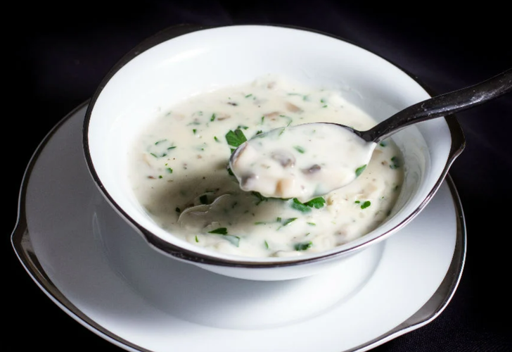 Zuhal Topal'la Yemekteyiz Kremalı mantar çorbası tarifi! Mis gibi kremalı mantar çorbası nasıl yapılır?