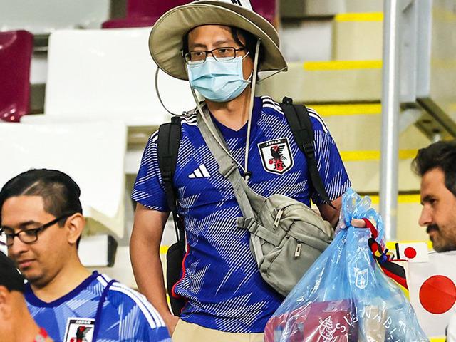 Maç sonu yaptılar! Japon taraftarlar Katarlıları şaşkına çevirdi