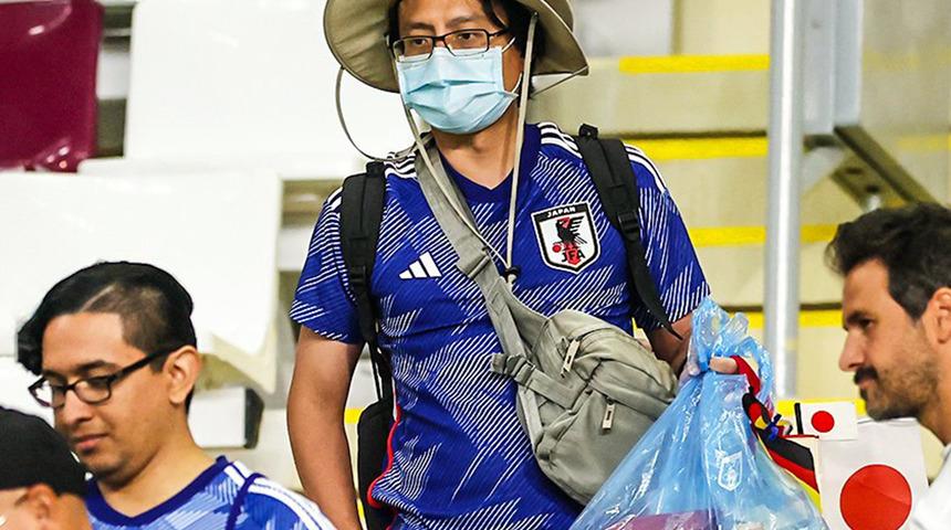 Maç sonu yaptılar! Japon taraftarlar Katarlıları şaşkına çevirdi