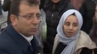 Pazarda kalabalığın arasından İmamoğlu'na seslenerek yardım istedi Hamileyim, bana vuruyor