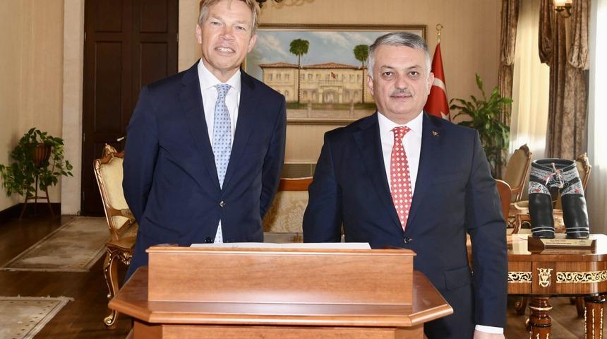 Antalya Valisi Yazıcı, Hollanda'nın Ankara Büyükelçisi Joep Wijnands'ı kabul etti