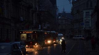 Rusya'dan geniş çaplı saldırı! Füzeleri bir bir ateşlediler: İki Avrupa ülkesi karanlığa gömüldü