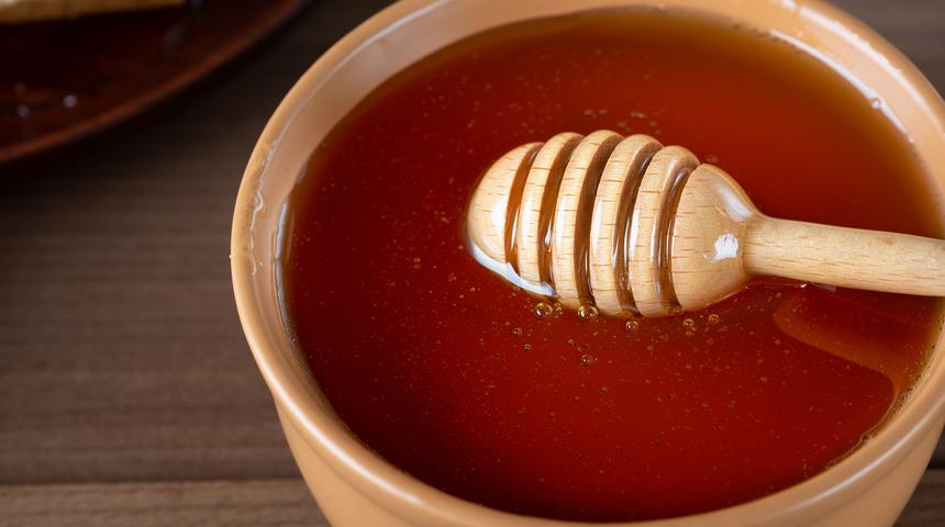 Herkesin yaptığı hatayı yapmayın! Balı mikrop yuvasına çeviriyor