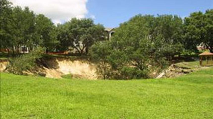 Bu &ccedil;ukurlar kıyamet alameti mi?