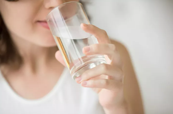 Geçmeyen rahatsızlıklarınız son bulacak! Öksürükten doğal olarak kurtulmak için yapacağınız ev ilaçları G3