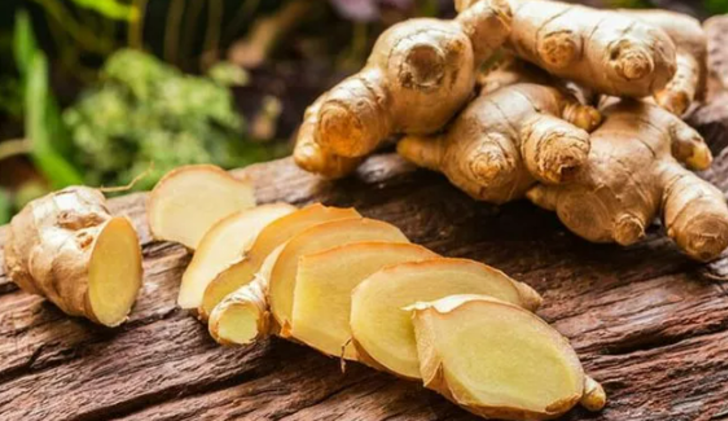 Geçmeyen rahatsızlıklarınız son bulacak! Öksürükten doğal olarak kurtulmak için yapacağınız ev ilaçları G4