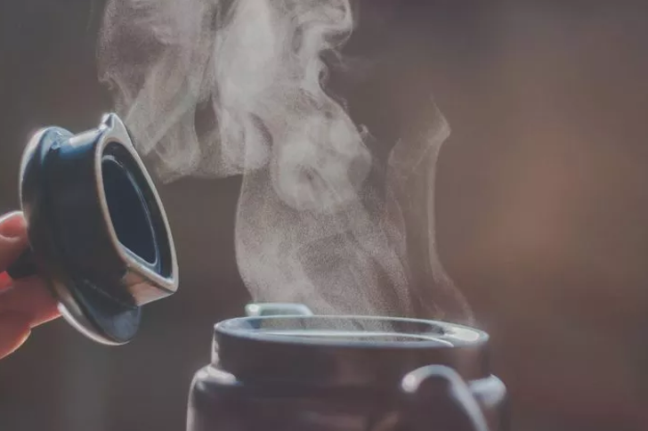 Geçmeyen rahatsızlıklarınız son bulacak! Öksürükten doğal olarak kurtulmak için yapacağınız ev ilaçları G5