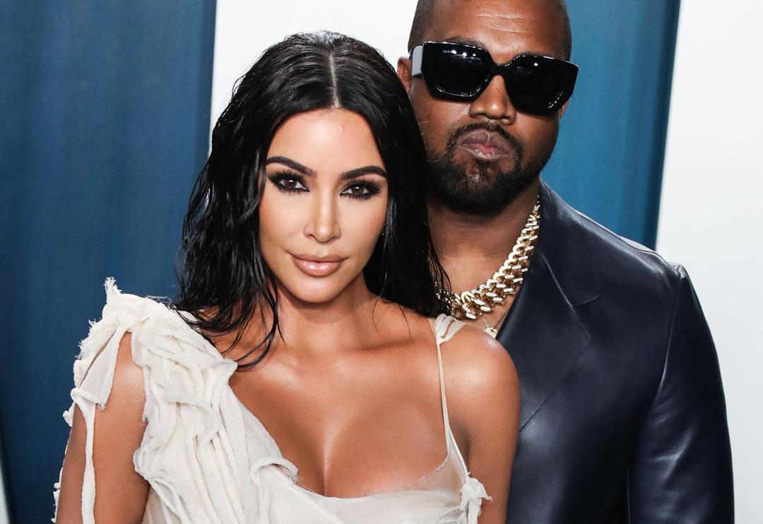 Porno bağımlısıyım demişti! Kanye West eski karısı Kim Kardashianın  uygunsuz resimlerini... - Magazin Haberleri
