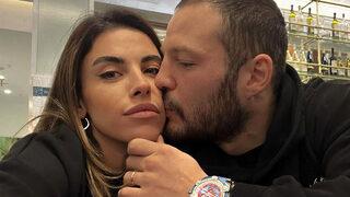 Survivor Atakan Arslan'ın eşi Serap Korkmaz Fas sokaklarından derin yırtmaçlı pozunu paylaştı! 'Çok havalı'