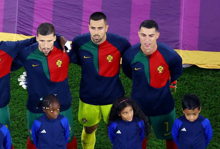 Maç öncesi Ronaldo'nun halleri gündeme oturdu! Önce en önde çıktı sonra da ağladı... G1