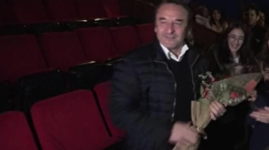 Salona girdi yerine oturdu gözlerine inanamadı “Maddi olarak kabul etmeyince böyle bir şey düşündük”