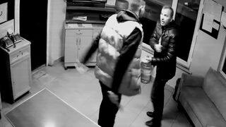 Taksici ile müşteri kavga etti! Para üstü tartışması kanlı bitti