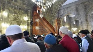 CUMA NAMAZI KILINIŞI VE CUMA SAATLERİ 17 KASIM 2023: Cuma namazı nasıl kılınır, kaç rekat? Diyanet açıkladı!