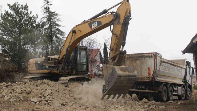 Kütahya’da 22 metruk binanın daha yıkımı gerçekleşti